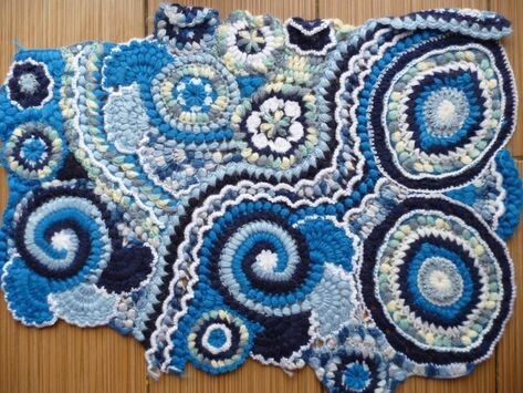 листаем галерею фото из свободного доступа