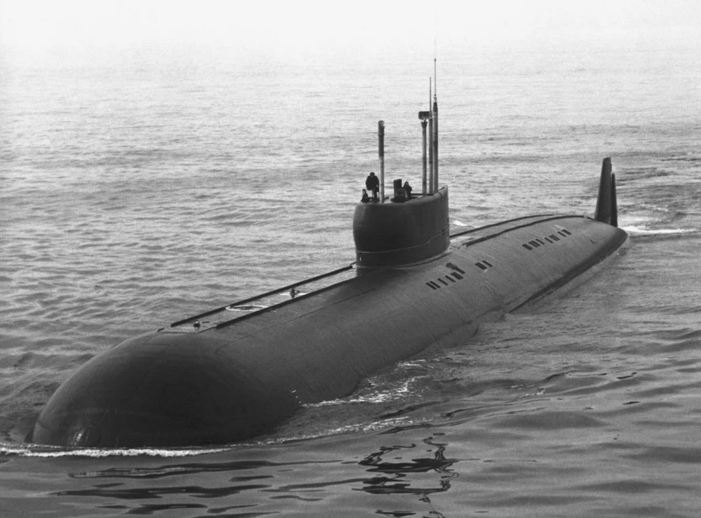 Лодка передвигалась под водой быстрее большинства надводных кораблей ВМС США. Из-за неё были списаны американские торпеды Мк.37 которые нашу АПЛ просто не могли догнать. Фото МО РФ 
