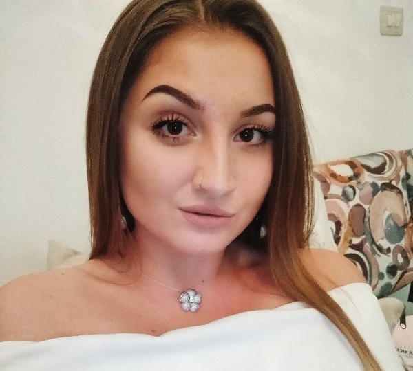 "Мне 51, женился на девушке (25 лет). Жил как банкомат с ногами". Заблокировал её карту - назвала меня старым скупердяем. Вот что я сделал