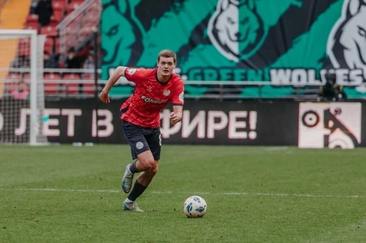    Защитник тольяттинского «Акрона» Илья Агапов досрочно возвращается в ЦСКА