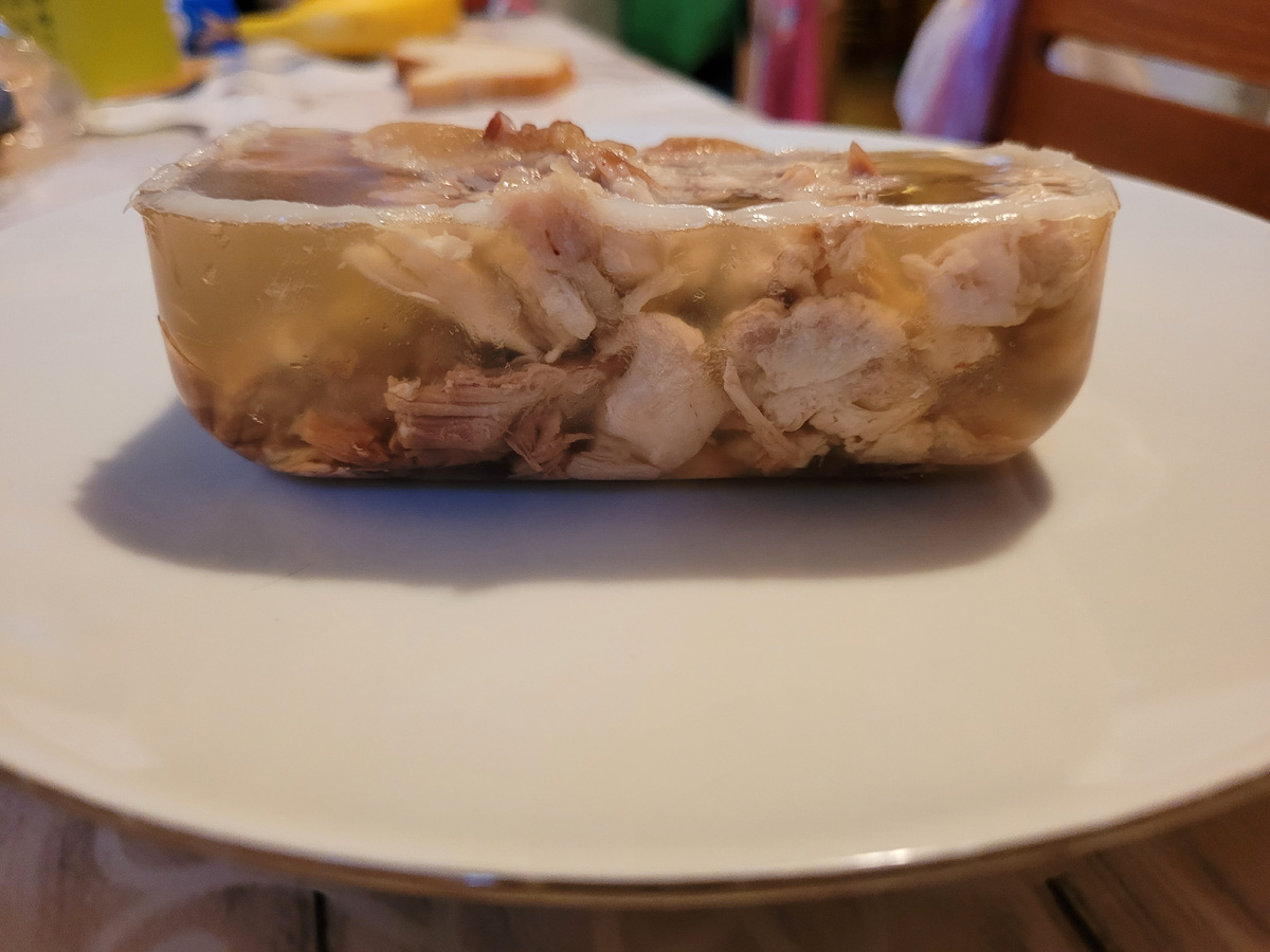 Готовый холодец.