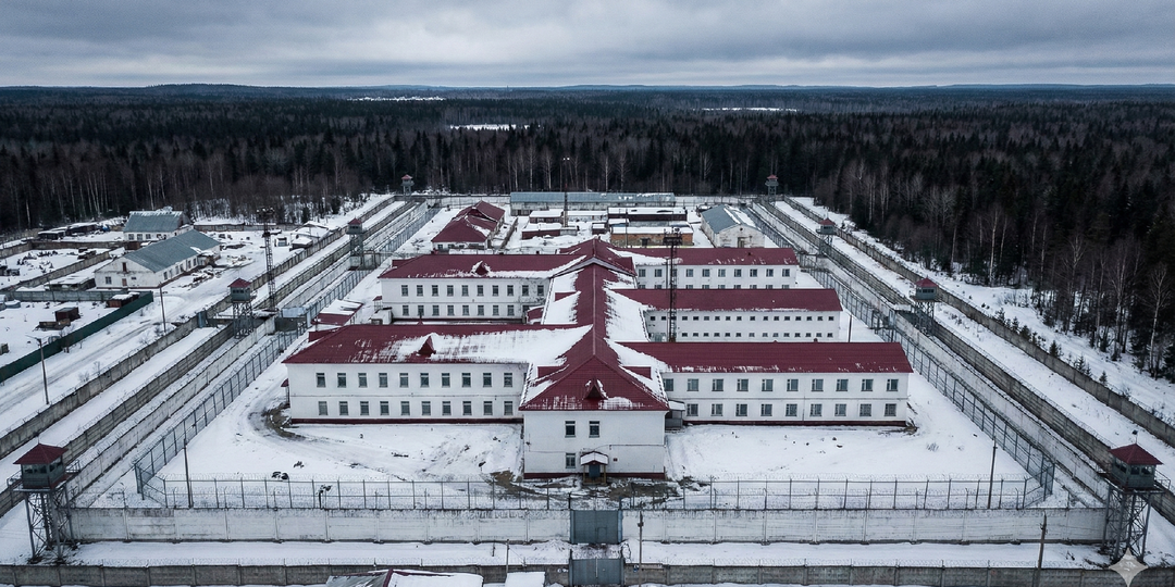 «БЕЛЫЙ ЛЕБЕДЬ»: МЕСТО, ГДЕ ЗАМОЛЧАЛИ КРИМИНАЛЬНЫЕ ЛЕГЕНДЫ. КАК В СОЛИКАМСКЕ «ПЕРЕКРАШИВАЛИ» САМЫХ ОПАСНЫХ ВОРОВ В ЗАКОНЕ