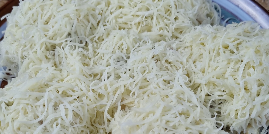 Салат «Снежные сугробы» с курицей и грибами