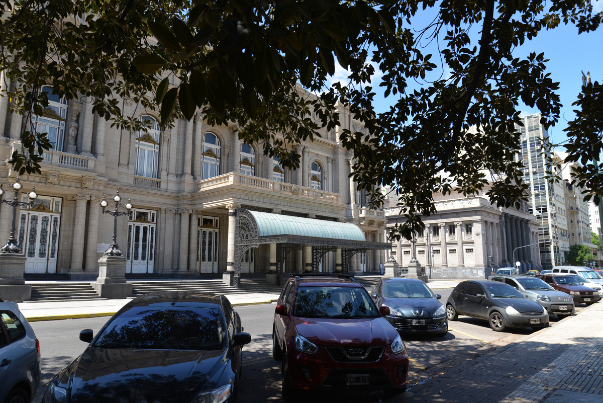 Театр Колон. Буэнос-Айрес. Площадь Лавалье. Фотография Александра Новикова. 2014
