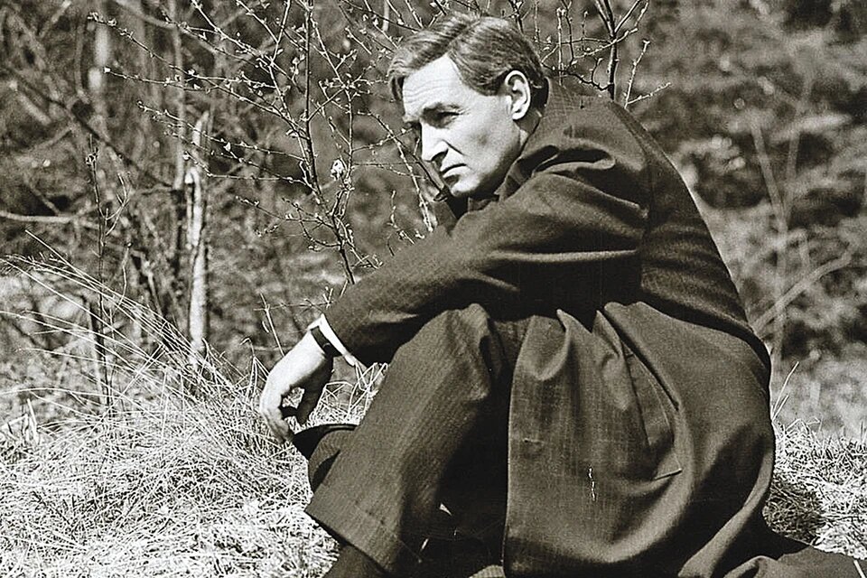 Для миллионов зрителей советский разведчик Исаев-Штирлиц ассоциируется с исполнившим его роль актером Вячеславом Тихоновым. Фото: кадр из фильма.