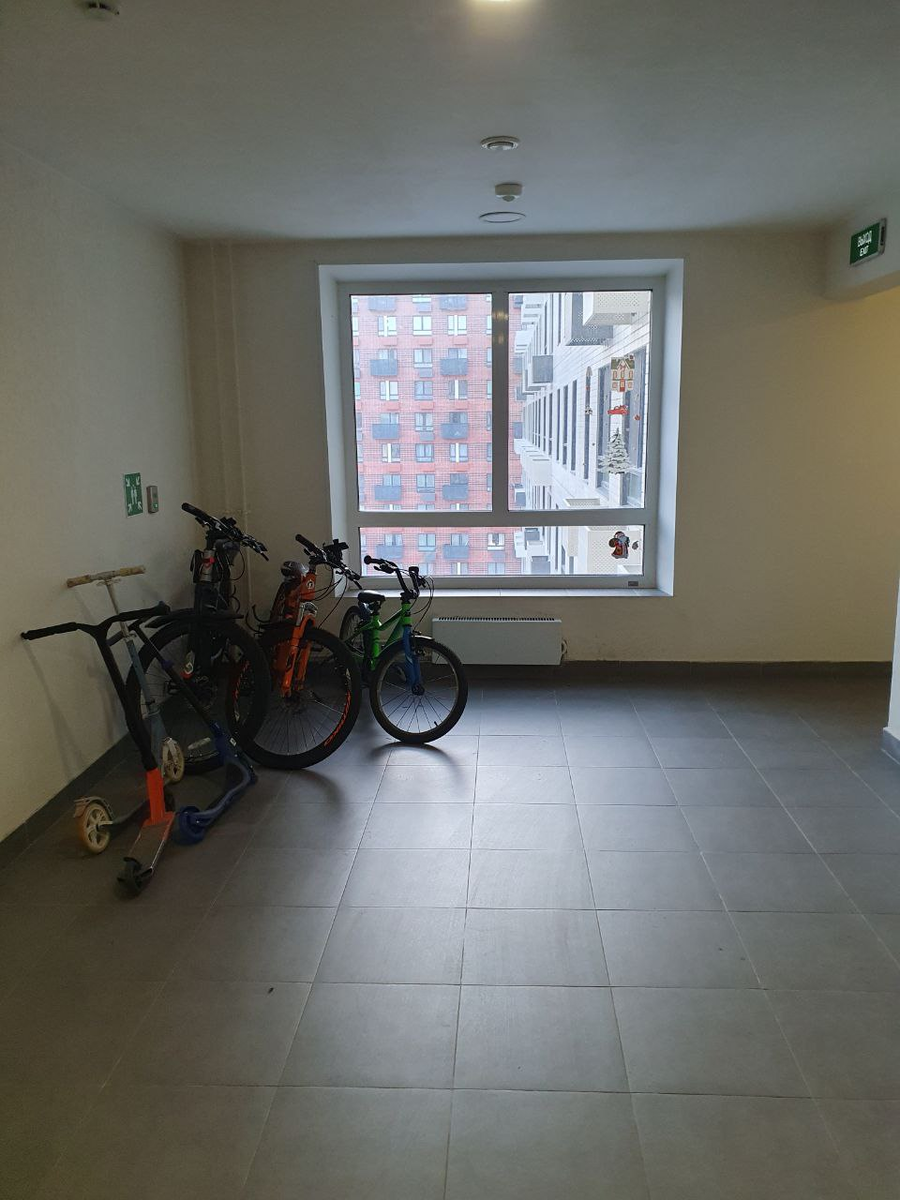 Выход из лифта