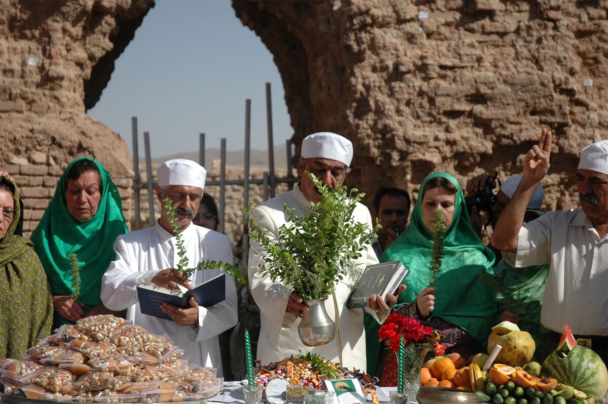 Иранские зороастрийцы. Когда-то были серьезной силой.