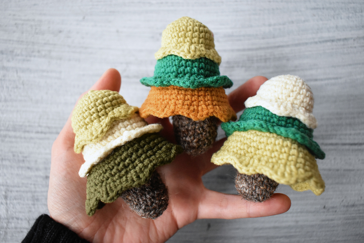 Вязание крючком для начинающих, Игрушка на елку крючком