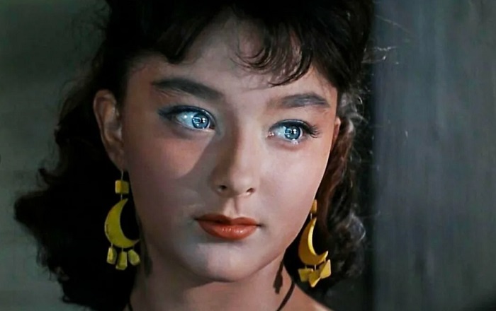 Анастасия Вертинская покорила всех ролью Гуттиэре в фильме "Человек-амфибия"