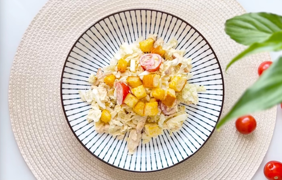 Салат с пекинской капустой