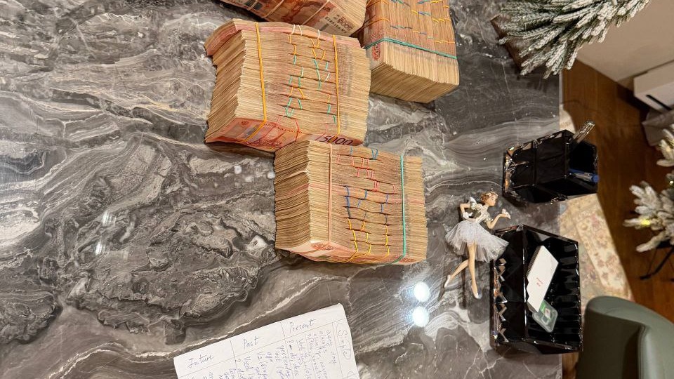 Бывший прокурор пять лет наживался на незаконной легализации мигрантов