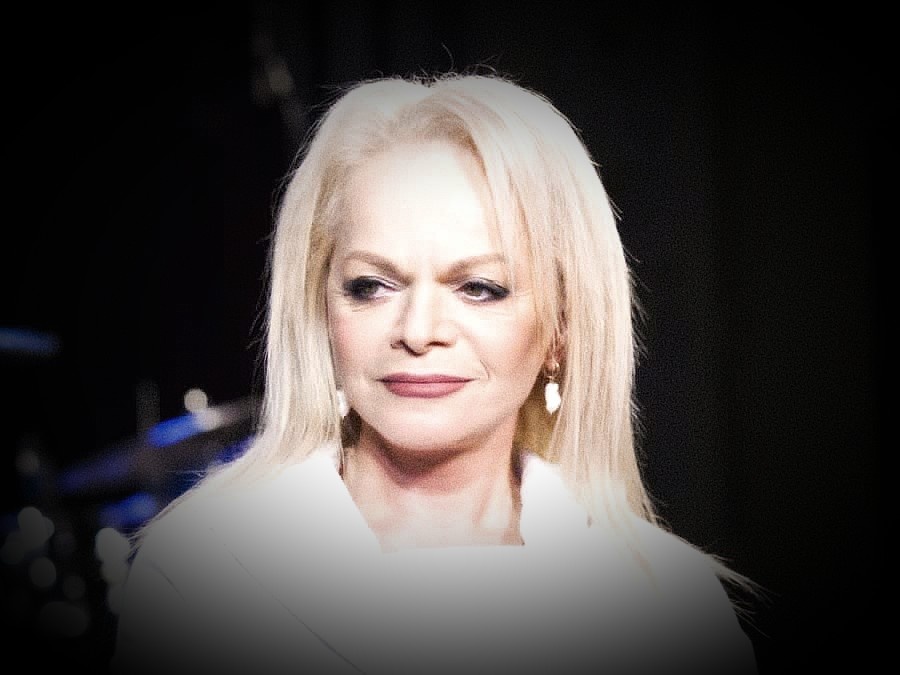 Лариса Долина