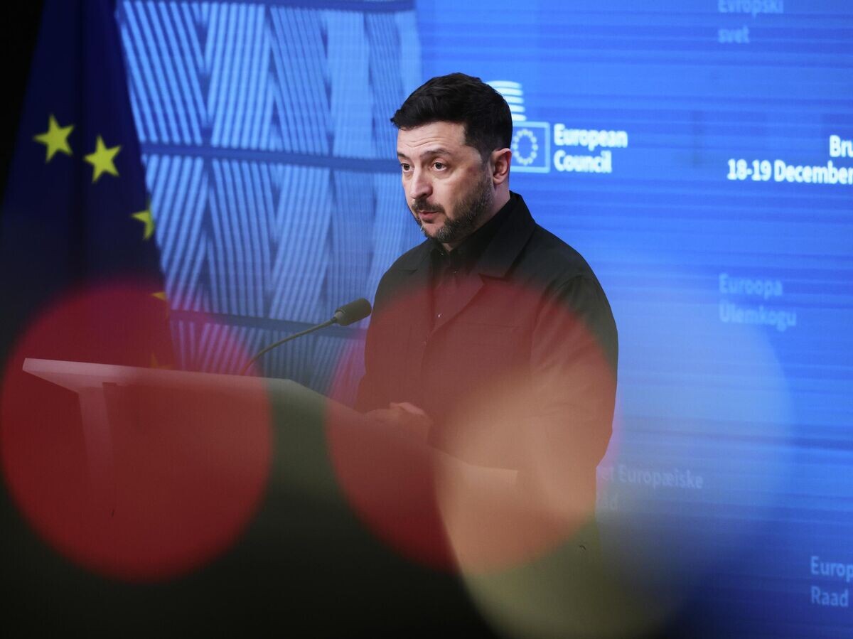    Владимир Зеленский во время саммита ЕС в Брюсселе | © AP Photo / Omar Havana