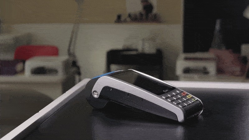 NFC жив, Wallet на месте — вопрос только в том, “какую” карту Apple Pay принимает.