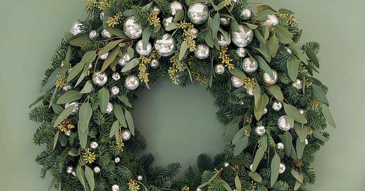 Венок из живых веток