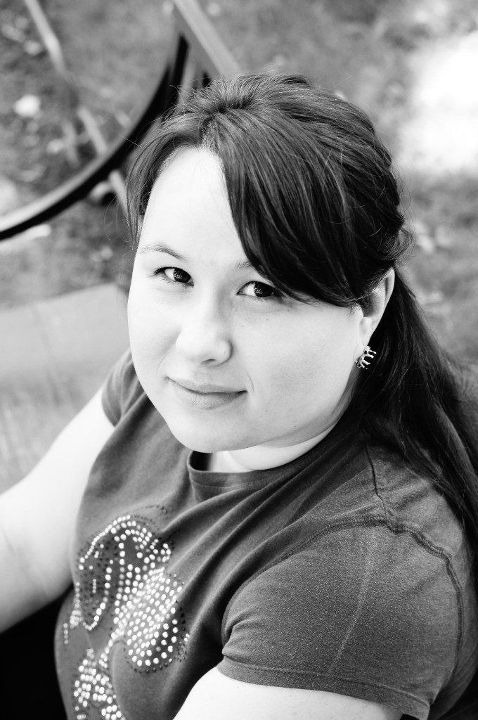 Наша команда пополнилась уникальным специалистом — Альфией, экспертом по поведению кошек, зоопсихологом. 