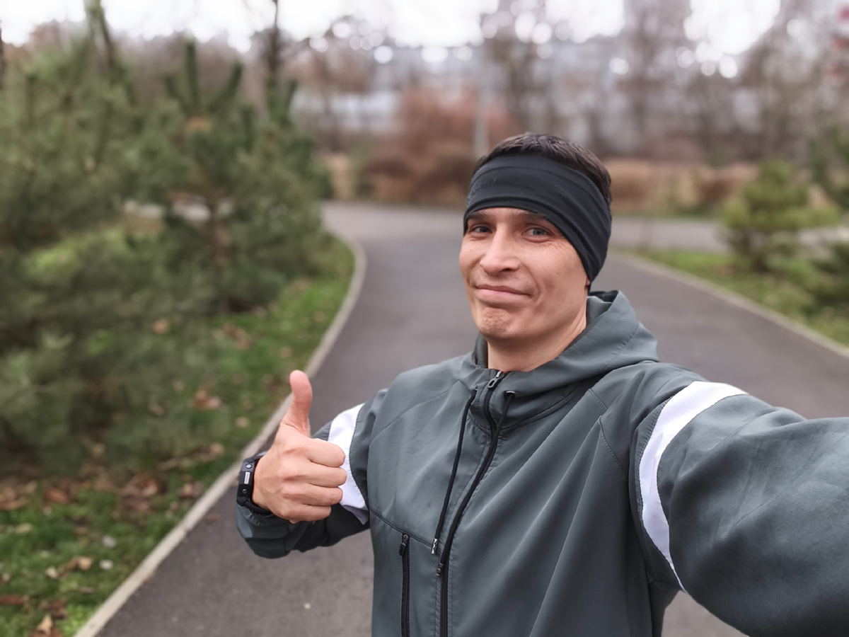 Это я уже финишировал свою самую быструю десятку, а теперь я расскажу как это было 😉