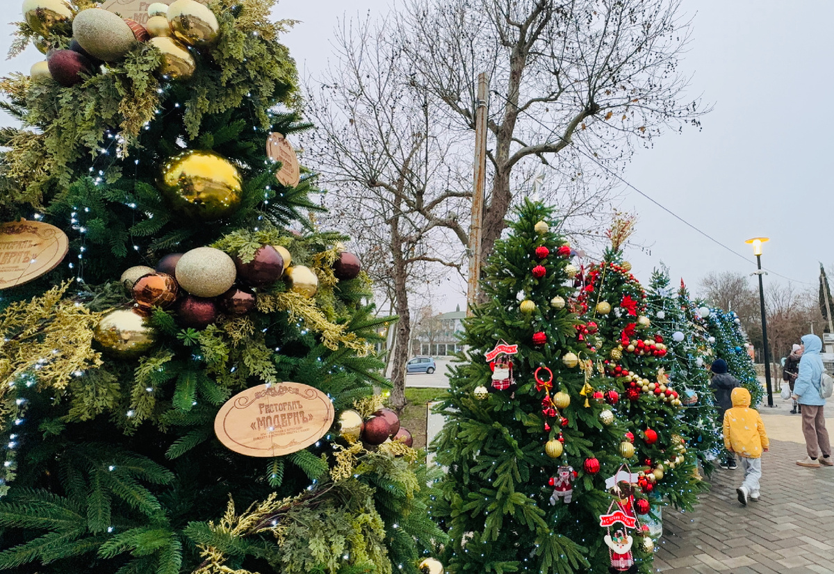 Фестивальная площадь в Евпатории.