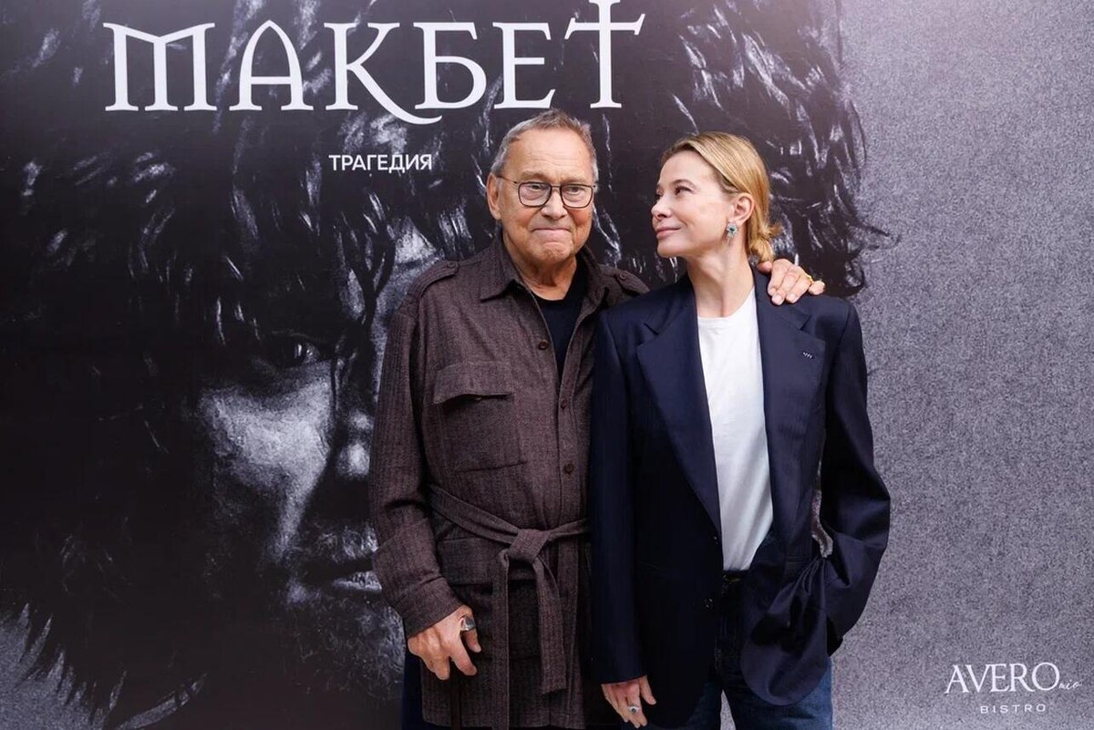    Андрей Кончаловский и Юлия Высоцкая предоставлено Пресс-службой