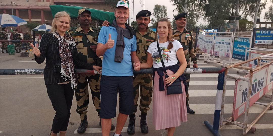 АмритсарСамая весёлая граница!Прилетели в штат Пенджаб!