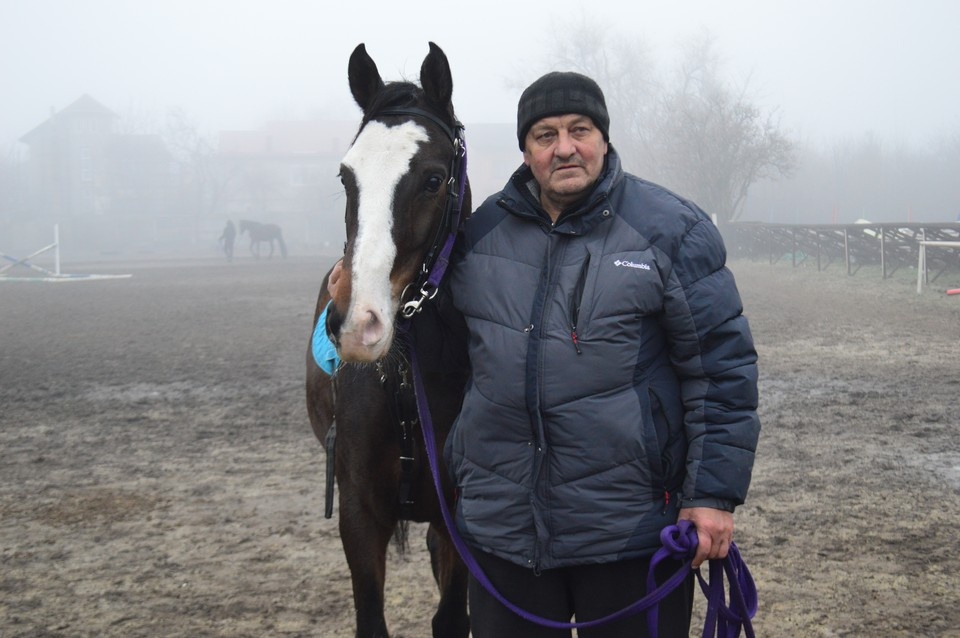    Тренер Эдуард Шевчук разбирается в тонкостях подготовки наездников Роман ПОБЕРЕЖНЮК