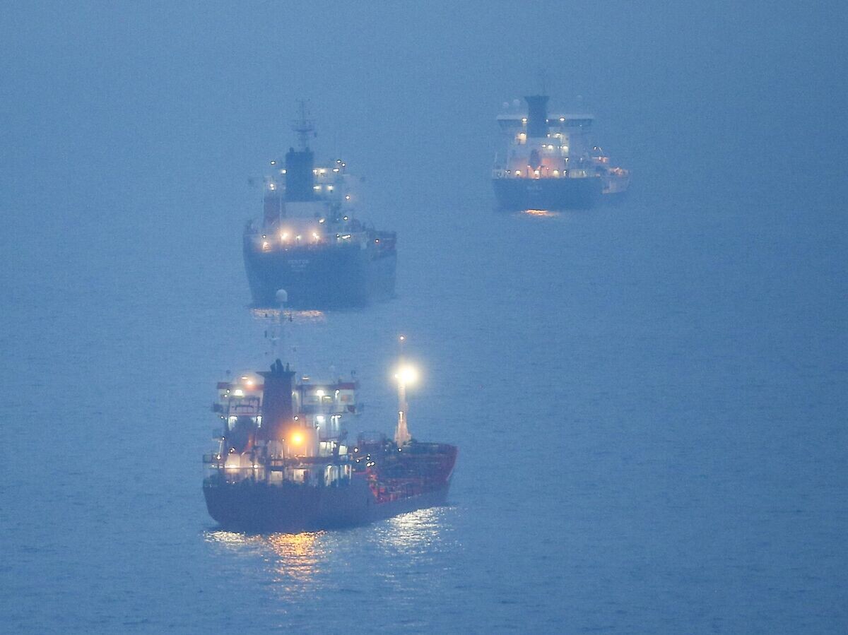    Нефтяные танкеры в море | © AP Photo / Emrah Gurel