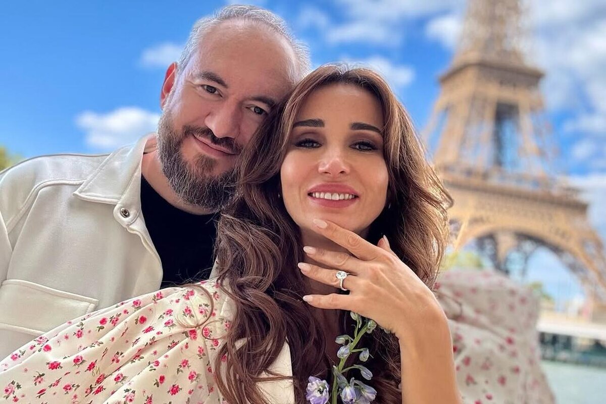    Анфиса Чехова и ее избранник в Париже Социальные сети