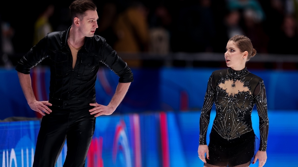    Александр Галлямов и Анастасия Мишина.Дарья Исаева