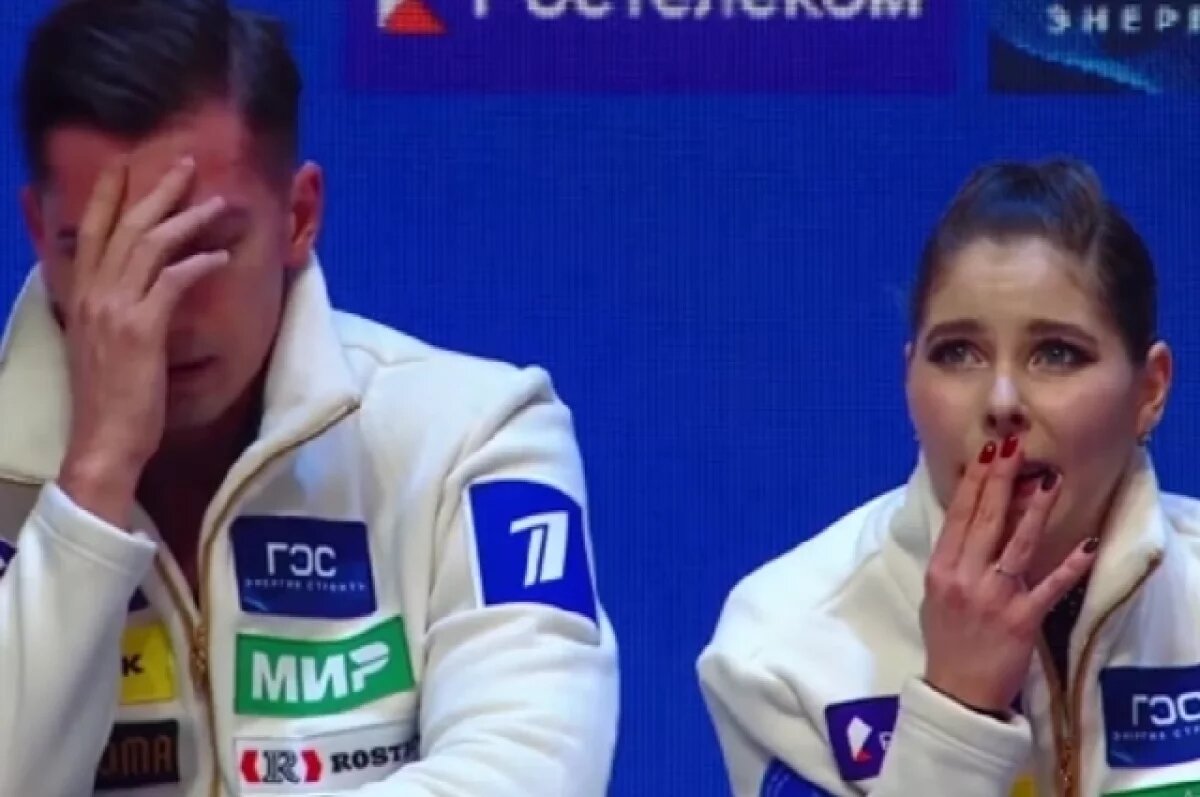    Пара Мишина-Галлямов во время объявления результатов чемпионата.