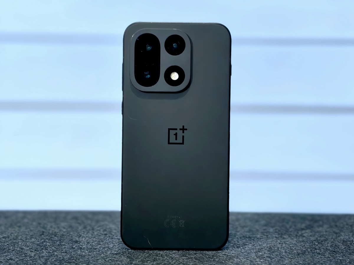    OnePlus 15 / Дмитрий Бевза/РГ