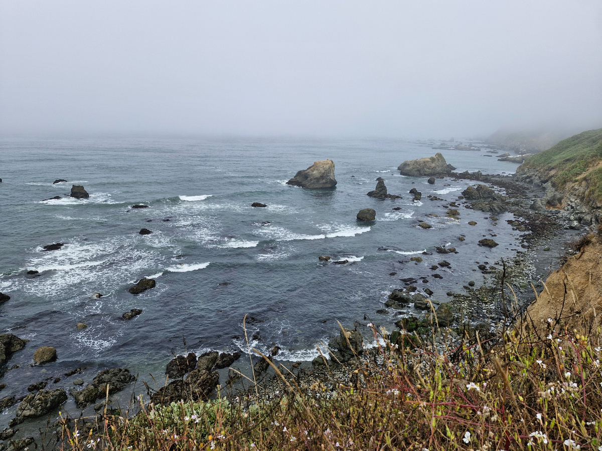 Калифорнийский туман. Высоко, скрадываются размеры