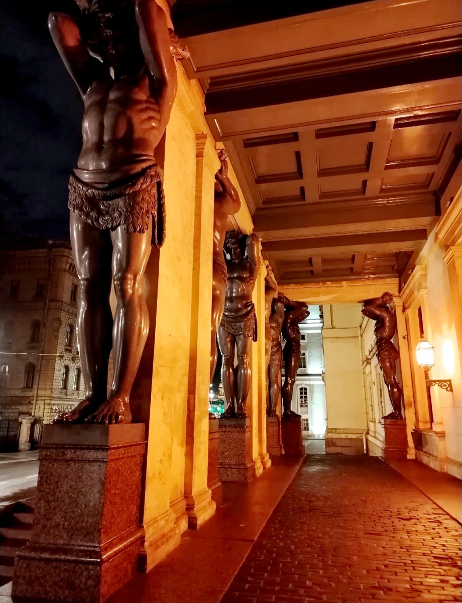 Атланты Санкт-Петербург