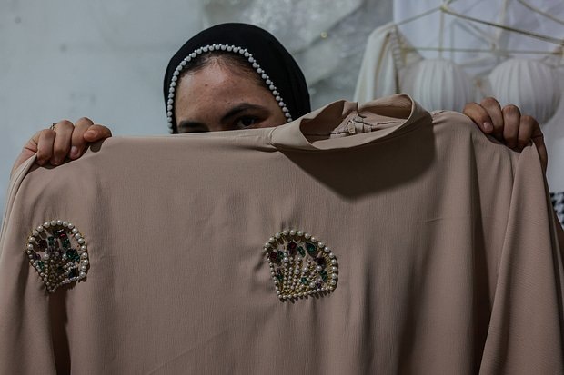    Молодая девушка-портная, Герат, Афганистан, 16 сентября 2025 года. Фото: Мария Семенова