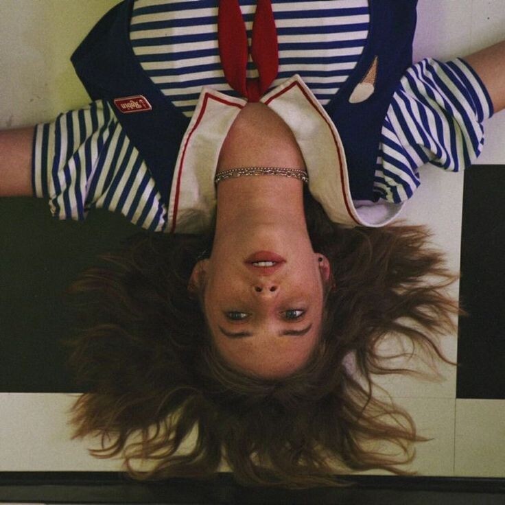 Майя Хоук — актриса, сыгравшая Робин в сериале «Очень странные дела». 