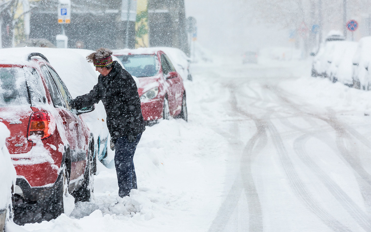 Shutterstock📷Двери не всегда примерзают к кузову из-за прилегающей резинки.