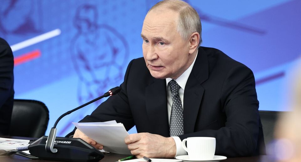    Владимир Путин на Совете при президенте РФ по развитию физической культуры и спорта / Медиасток.рф