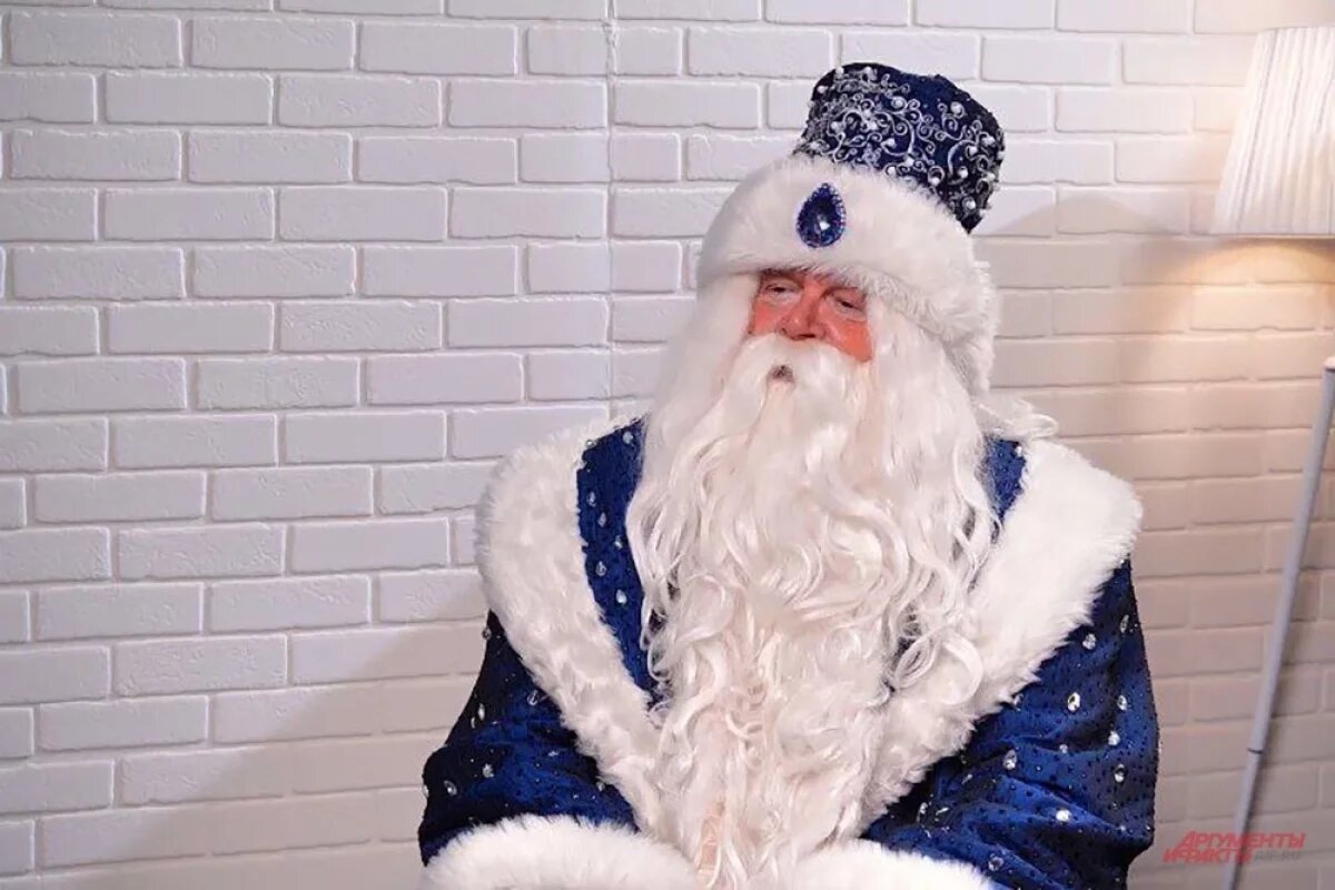    Дед Мороз посетил редакцию aif.ru накануне Нового года.