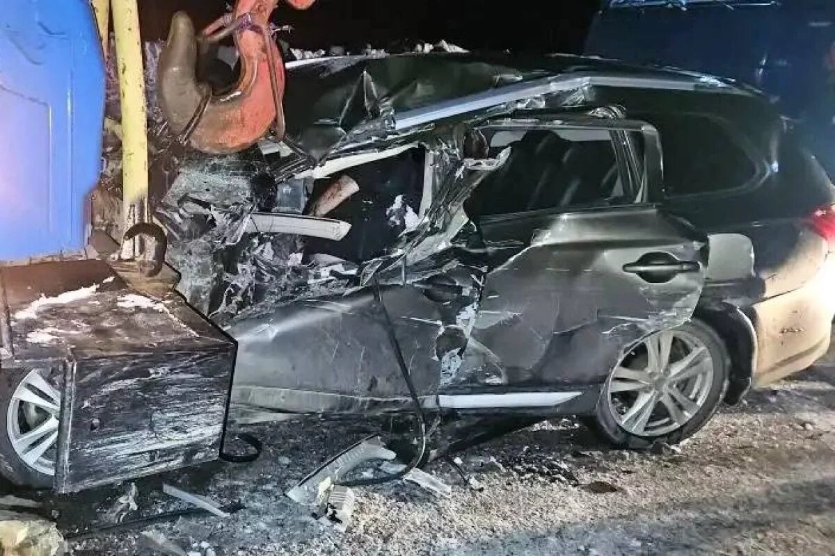    Раскрыты подробности тройного ДТП на Камчатке с краном, где погиб человек