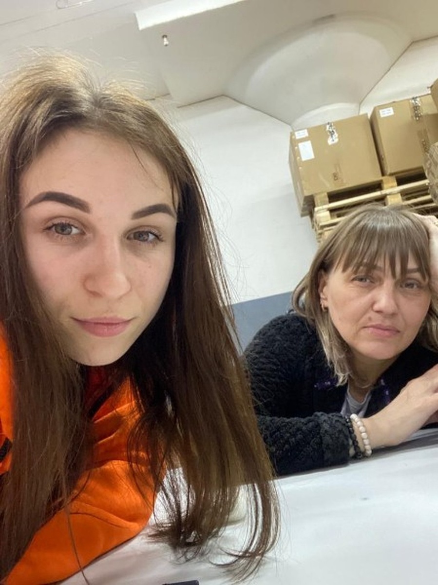    Дарья работала кладовщиком вместе со своей мамой в Москве. из архива героя публикации