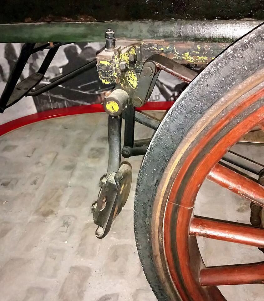   Колодочный тормоз на Daimler Wagonette