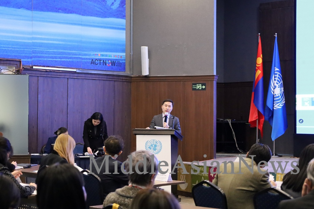  Батдаваа Батмөнх 