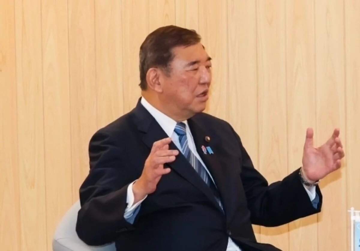    Экс-премьер Японии Исиба предупредил о рисках обладания ядерным оружием