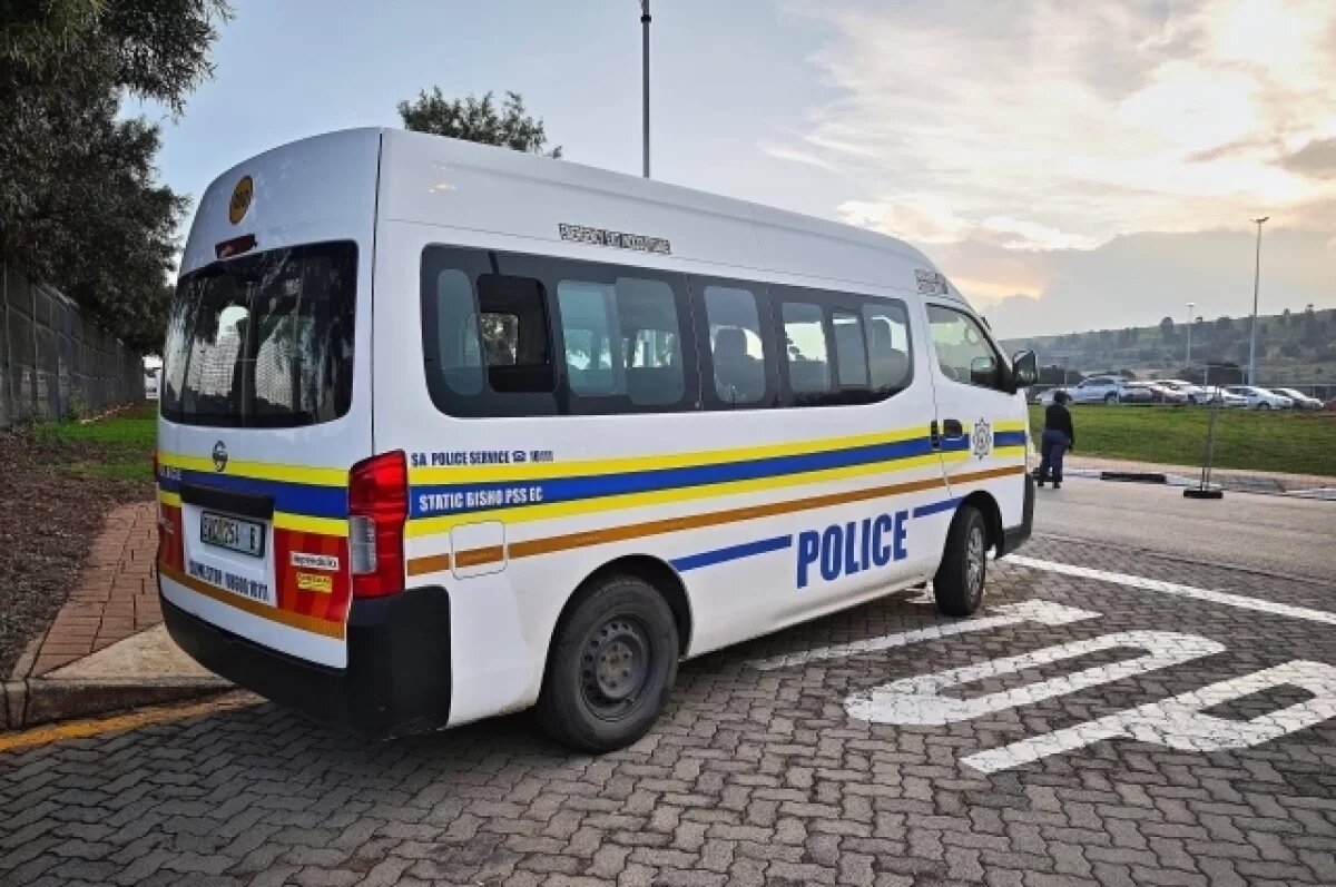    В ЮАР в результате стрельбы на улице погибли десять человек