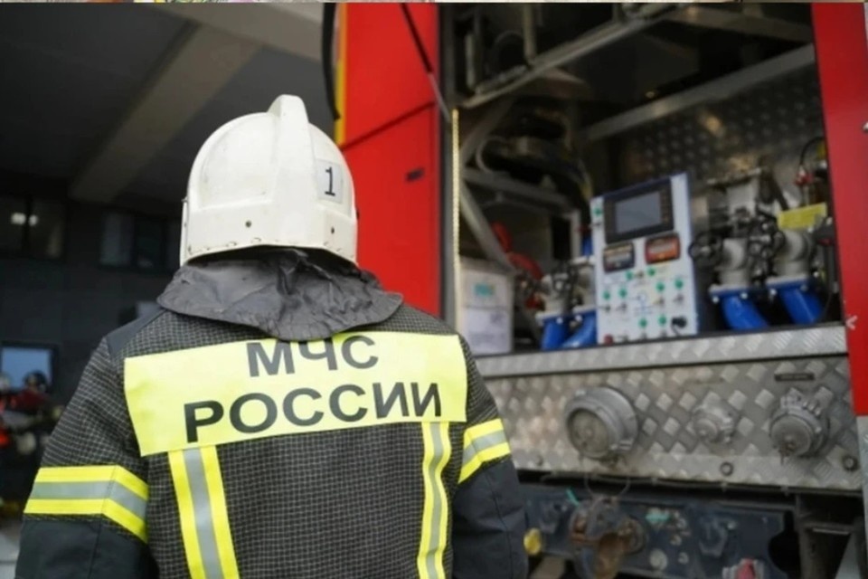    Один из пожаров произошел в жилом 10-этажном доме на улице Чкалова Дзержинского района. Светлана МАКОВЕЕВА