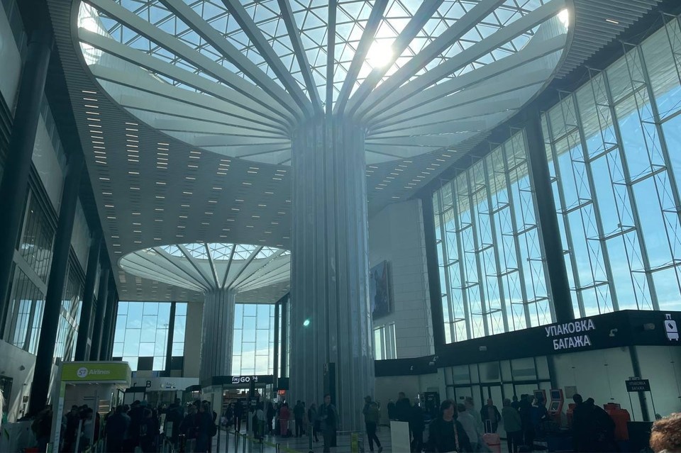    Сейчас, судя по данным табло, рейс все-таки вылетел. Дарья СИДОРЕНКО