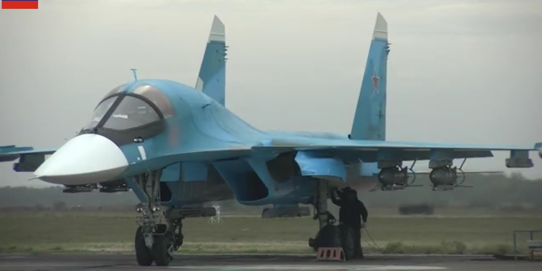 "Боевой селезень со стальными шарами". Ровно 20 лет назад началась служба Су-34. Как из "лишнего самолёта" он стал "серебрянной пулей" ВКС
