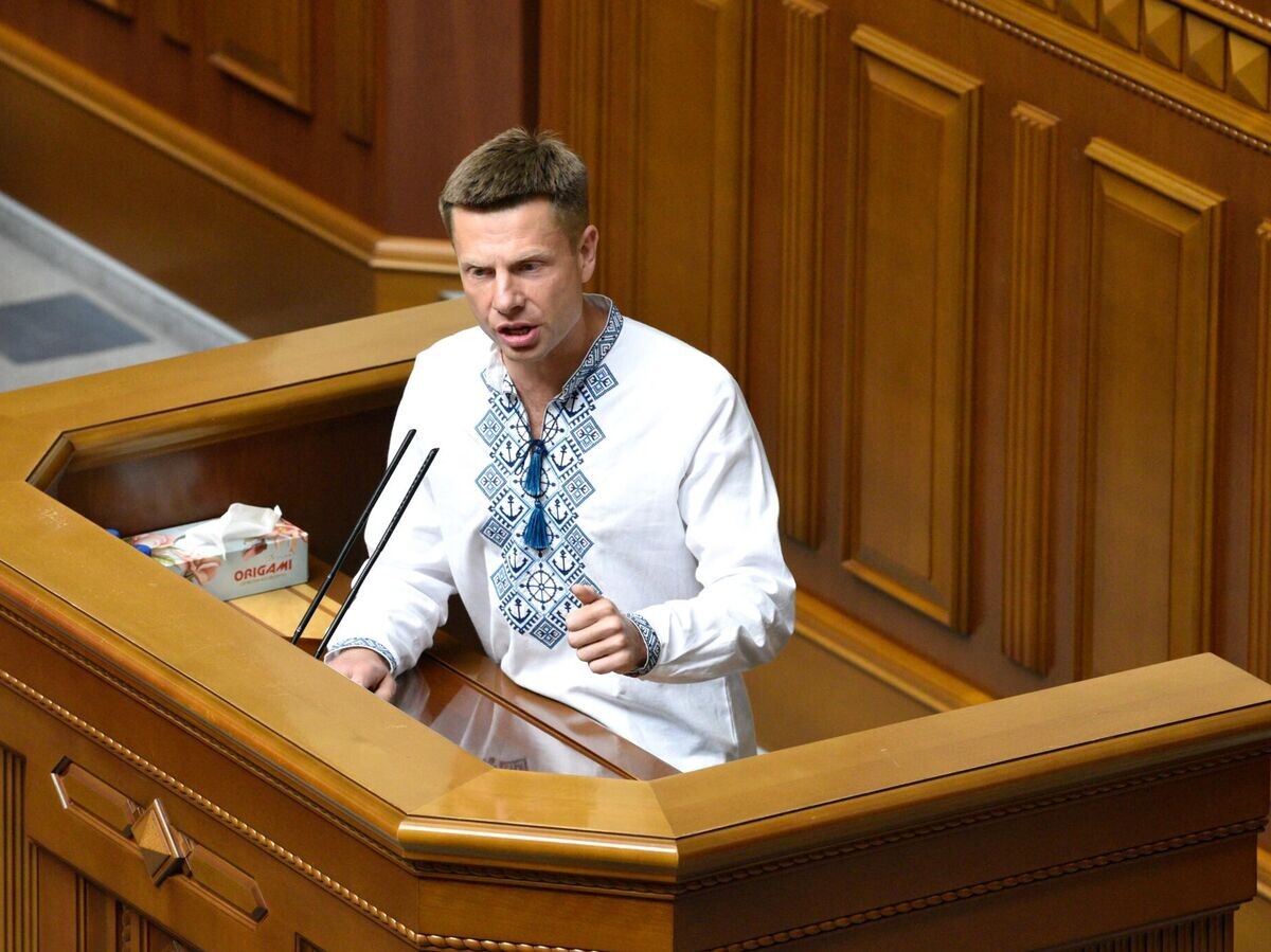    Депутат Алексей Гончаренко на торжественном заседании Верховной рады Украины по случаю 30-й годовщины принятия Декларации о государственном суверенитете Украины | © РИА Новости / Стрингер