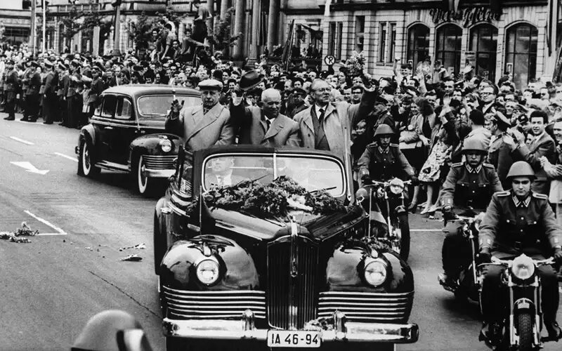    Советские ЗИС-110 использовали в ГДР и других соцстранах.