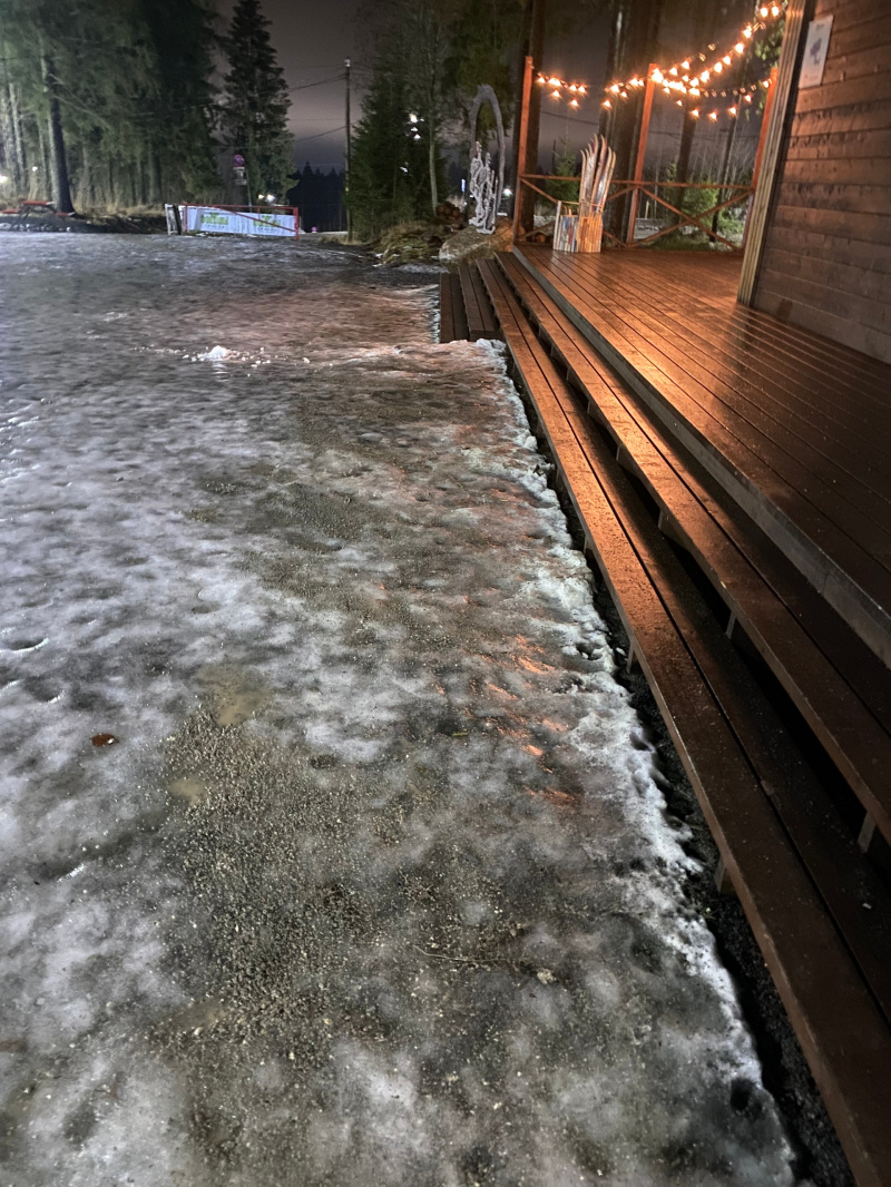    Лыжную трассу «Фонтаны» в Петрозаводске сковал лед, походы отменяютсяТрасса Фонтаны Петрозаводск