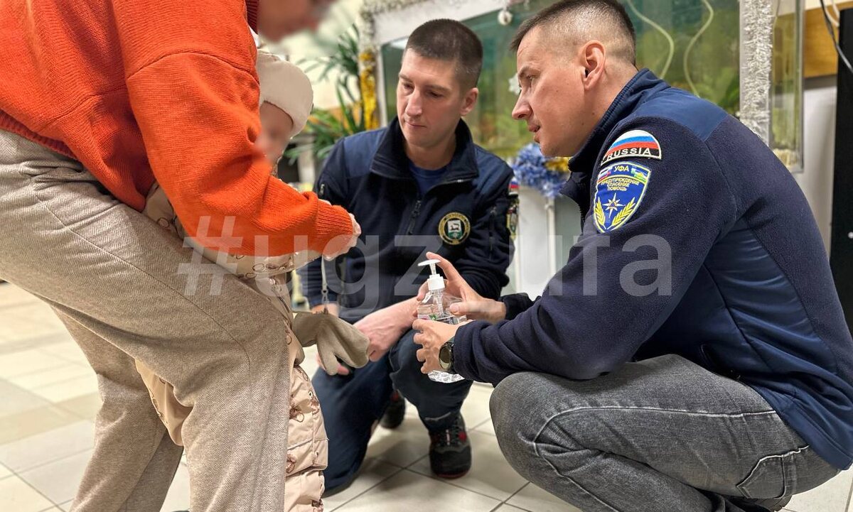    Палец застрял в крышке: в Уфе спасатели помогли маленькой девочке